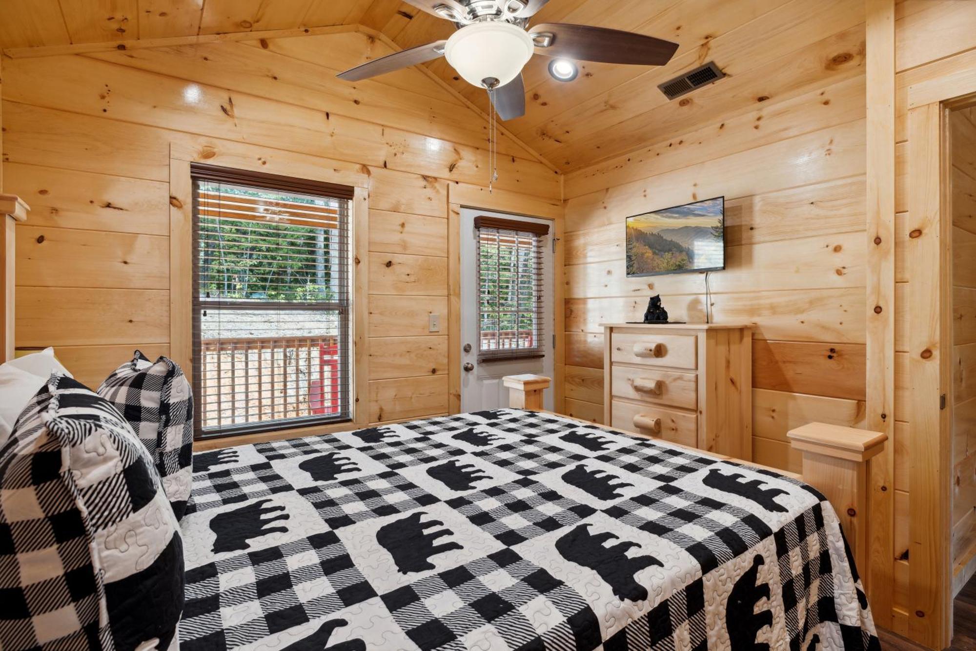 The 3 Bears Is A Newly Built 3 Bedroom Cabin Only 3 Minutes From The Parkway! Pigeon Forge Exterior photo