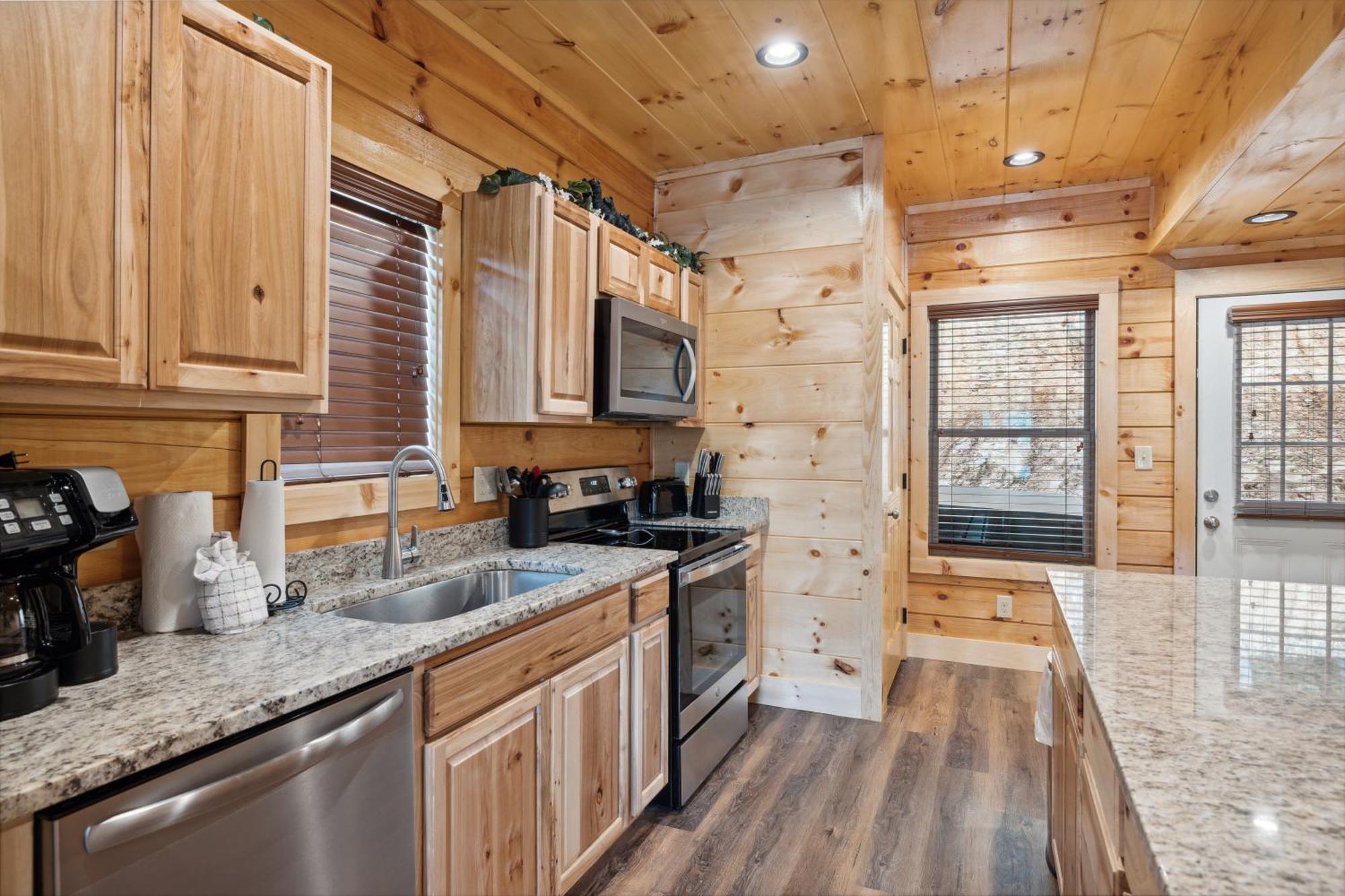 The 3 Bears Is A Newly Built 3 Bedroom Cabin Only 3 Minutes From The Parkway! Pigeon Forge Exterior photo